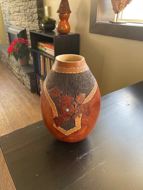 Large Western Carved Vase WE028